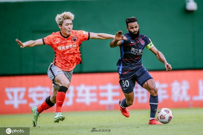  杜库雷闪电破门，埃弗顿开场闪击逼平曼联抢分  